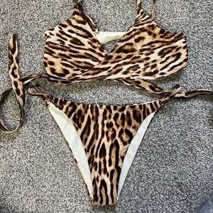 Monday Swimwear Cheetah set * sold out online